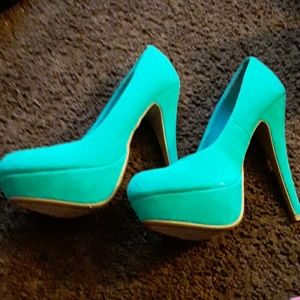 Teal platform pumps